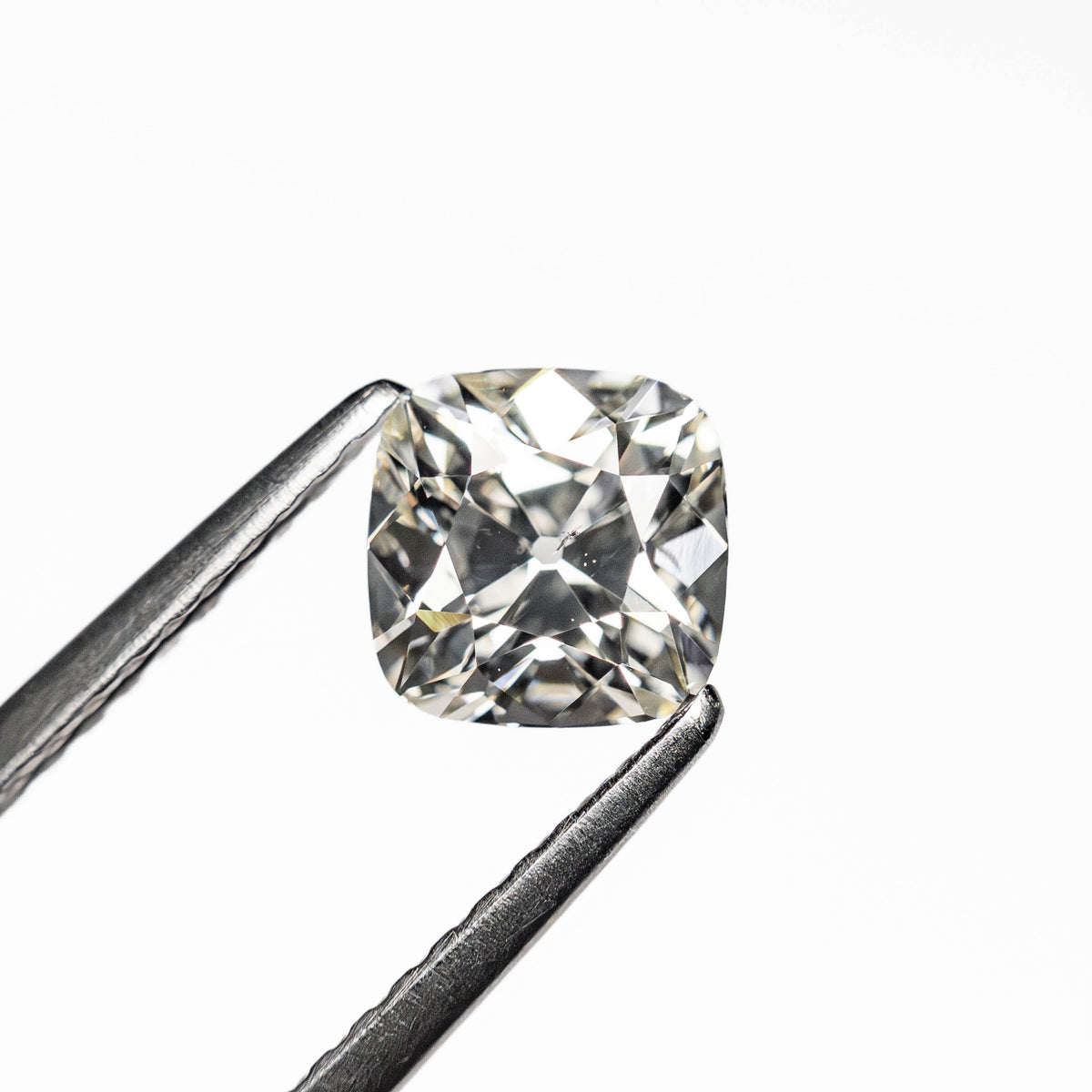 
            0.82ct 5.56x5.56x3.67mm GIA SI2 I Old Mine Cut 25357-01