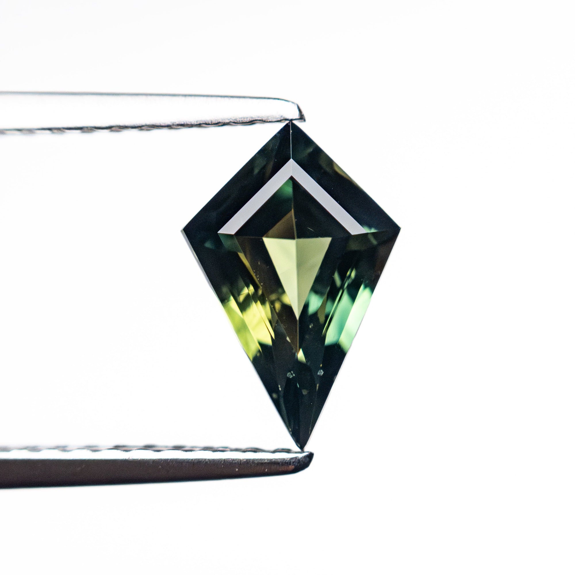 1.07ct 9.22x6.18x3.46mm Kite Step Cut Sapphire 25386-05