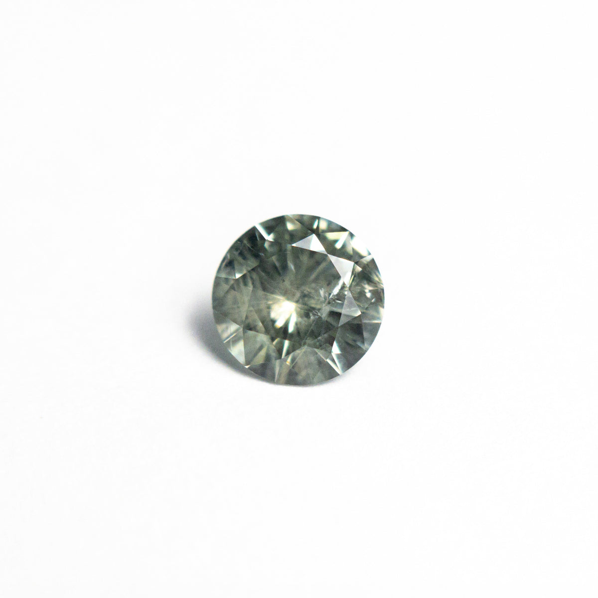 
            0.71ct 5.49x5.47x3.38mm Round Brilliant Sapphire 25401-01