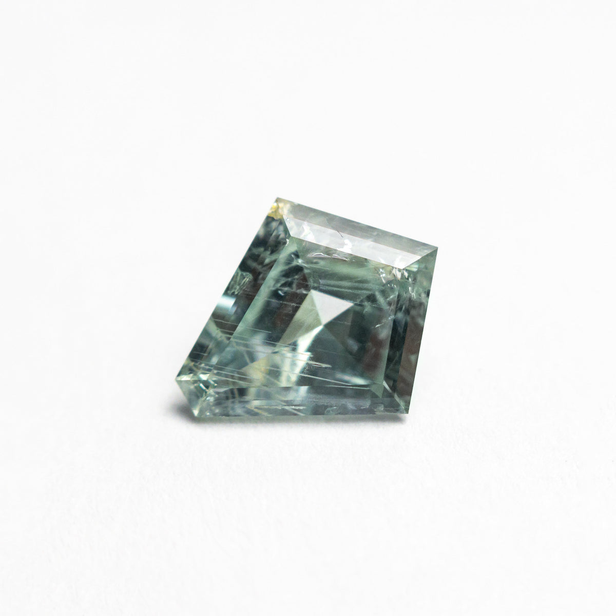 
            1.31ct 9.15x7.87x3.40mm Shield Step Cut Sapphire 25429-01