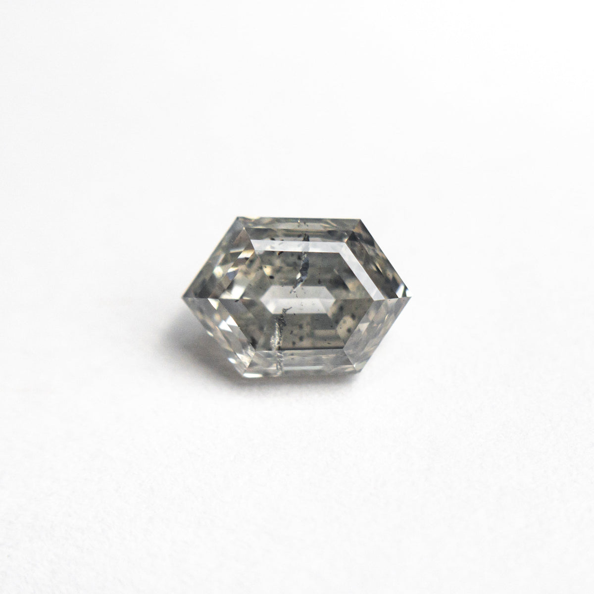 
            1.00ct 6.92x4.82x3.67mm Hexagon Step Cut 25450-16