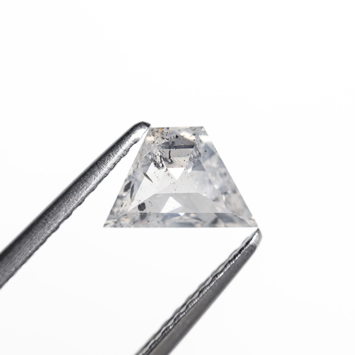 
            0.56ct 7.32x4.77x2.32mm Trapezoid Step Cut 25458-10