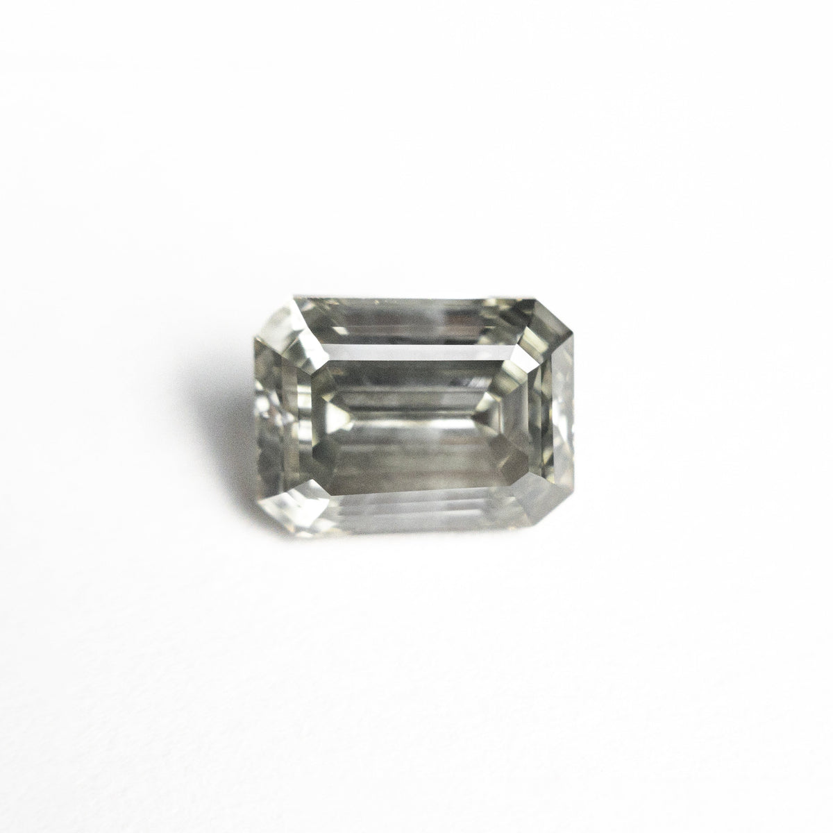 
            1.59ct 7.43x5.61x3.88mm Cut Corner Rectangle Step Cut 25463-13