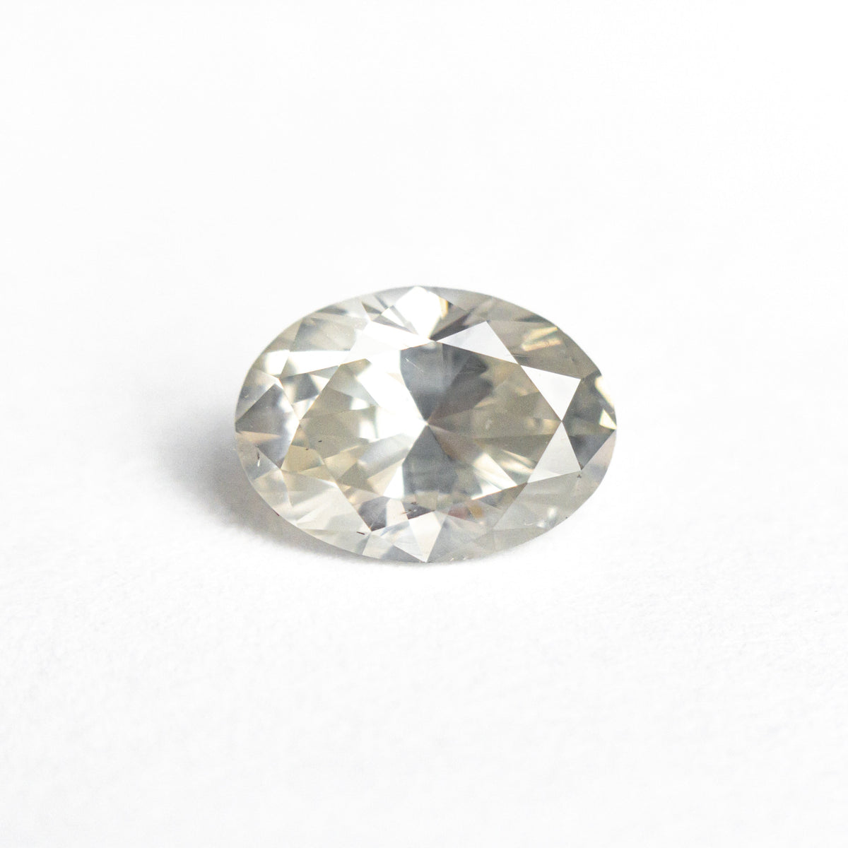 
            1.26ct 8.14x5.87x4.01mm Oval Brilliant 25465-01