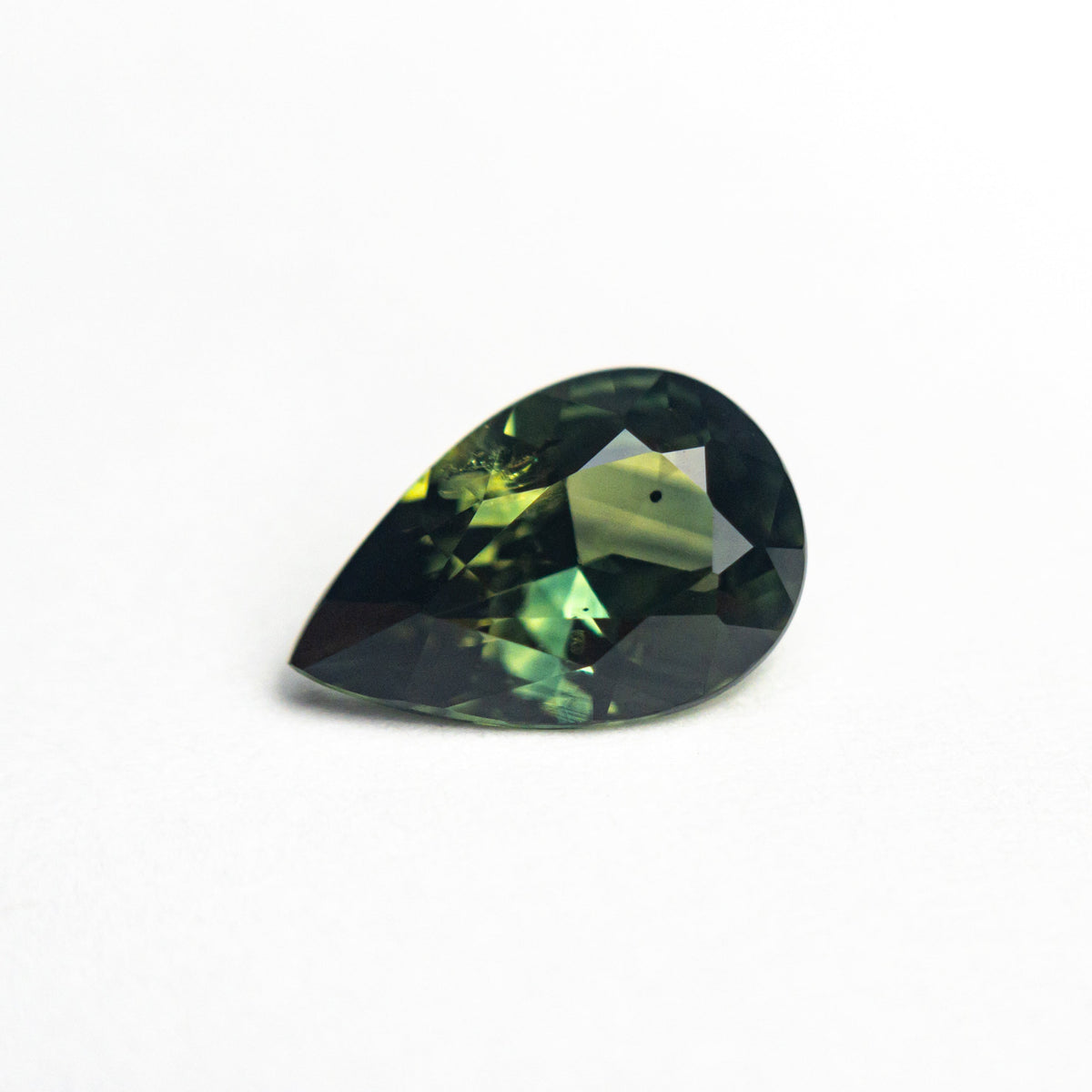 
            1.29ct 9.01x5.92x3.58mm Pear Brilliant Sapphire 25721-01