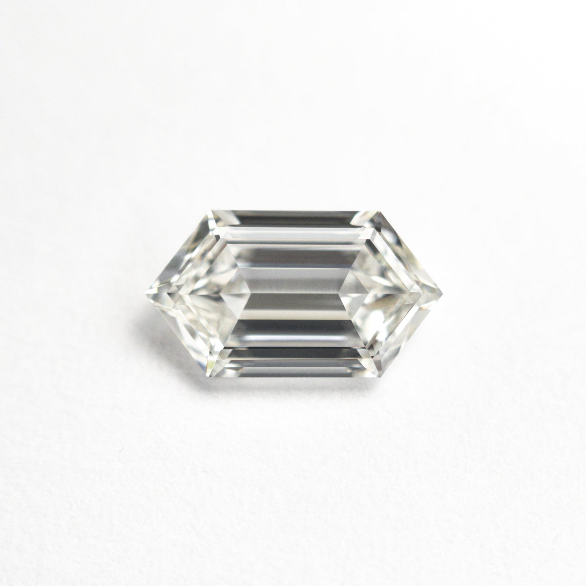 
            1.00ct 9.13x5.14x2.60mm GIA VS1 G Hexagon Step Cut 25803-04