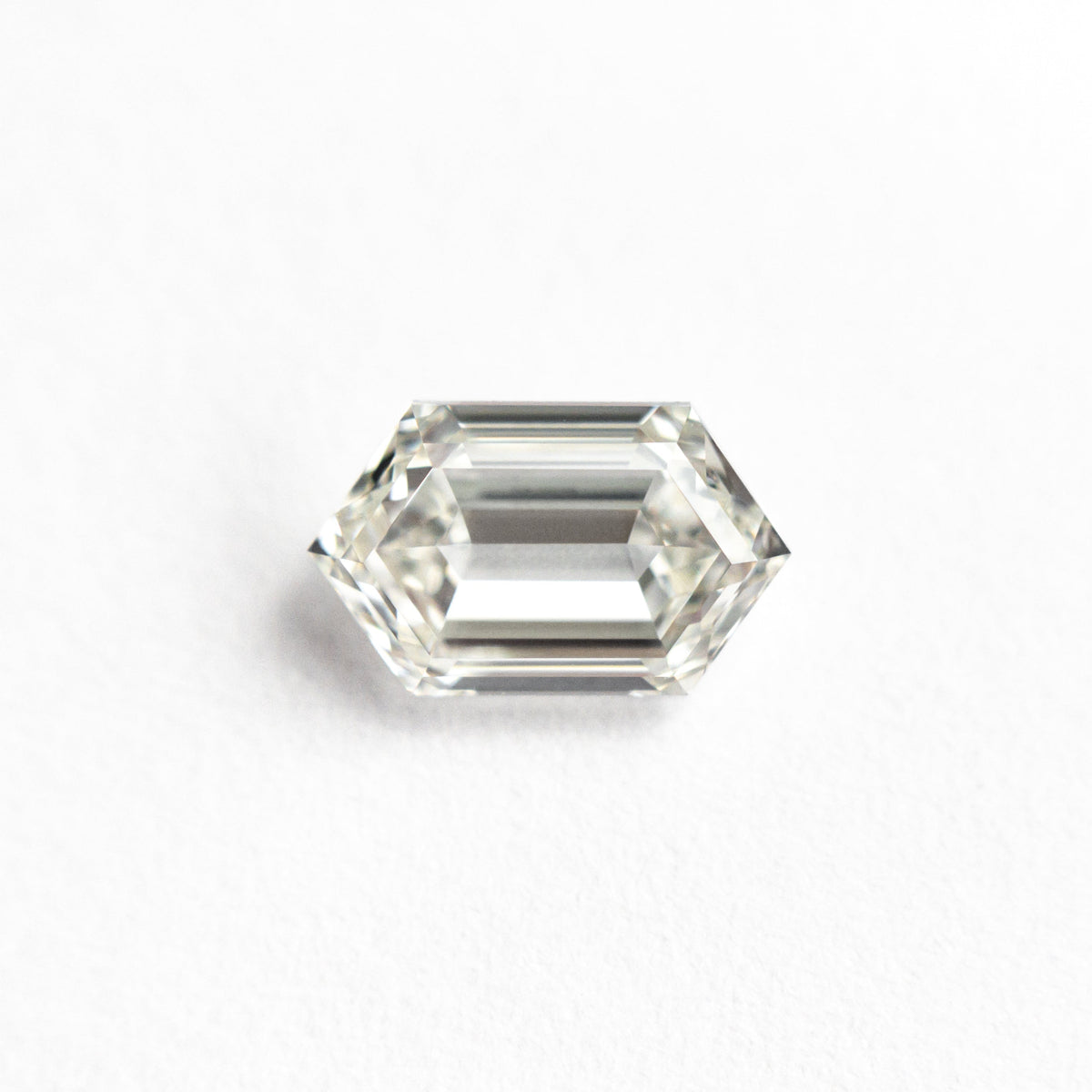 
            1.03ct 7.93x4.89x3.02mm GIA VVS1 J Hexagon Step Cut 25803-05