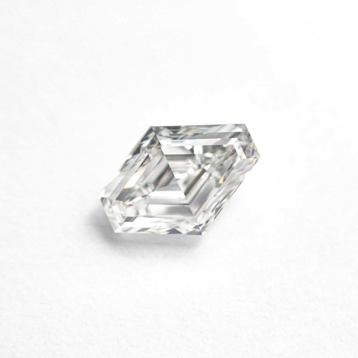 
            1.59ct 8.58x6.30x4.10mm GIA VS2 E Hexagon Step Cut 25908-01