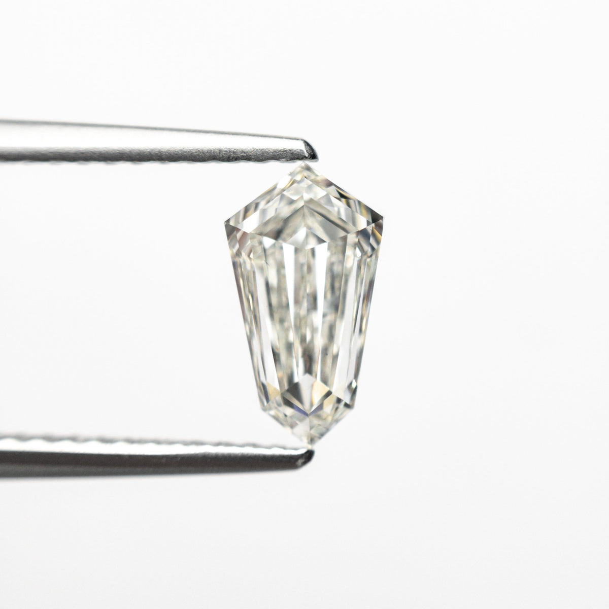 
            1.00ct 8.80x4.86x3.20mm GIA VS2 J Kite Step Cut 25909-01