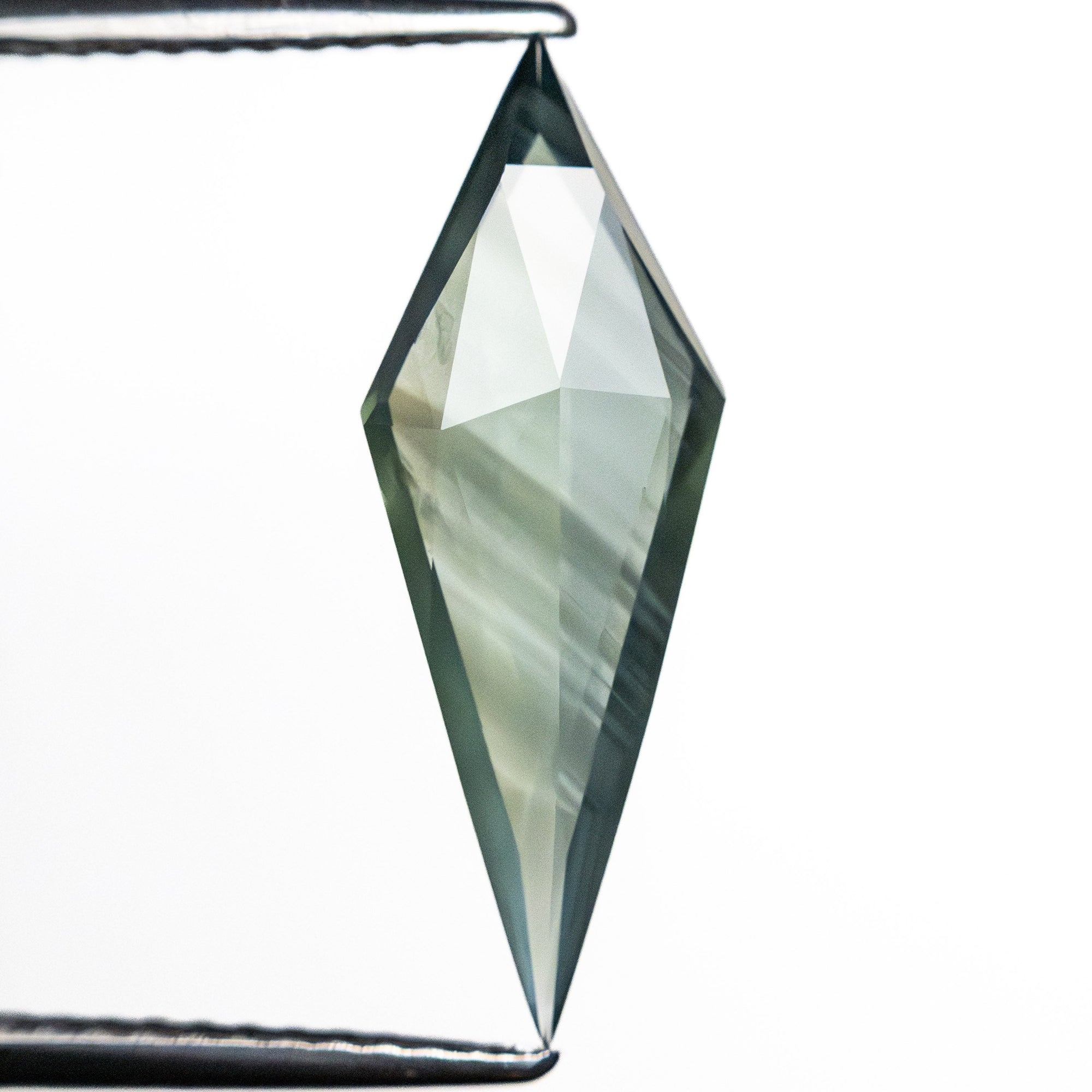 2.12ct 18.40x6.66x2.65mm Kite Rosecut Sapphire 26327-40