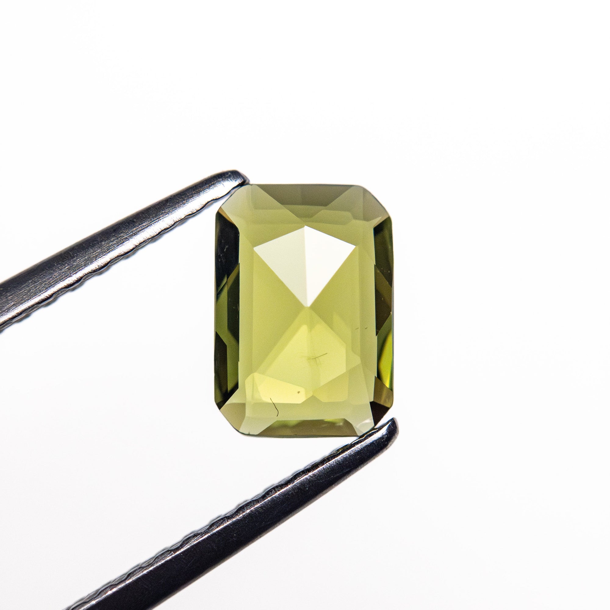 0.80ct 6.97x4.89x2.09mm Cut Corner Rectangle Rosecut Sapphire 26327-76