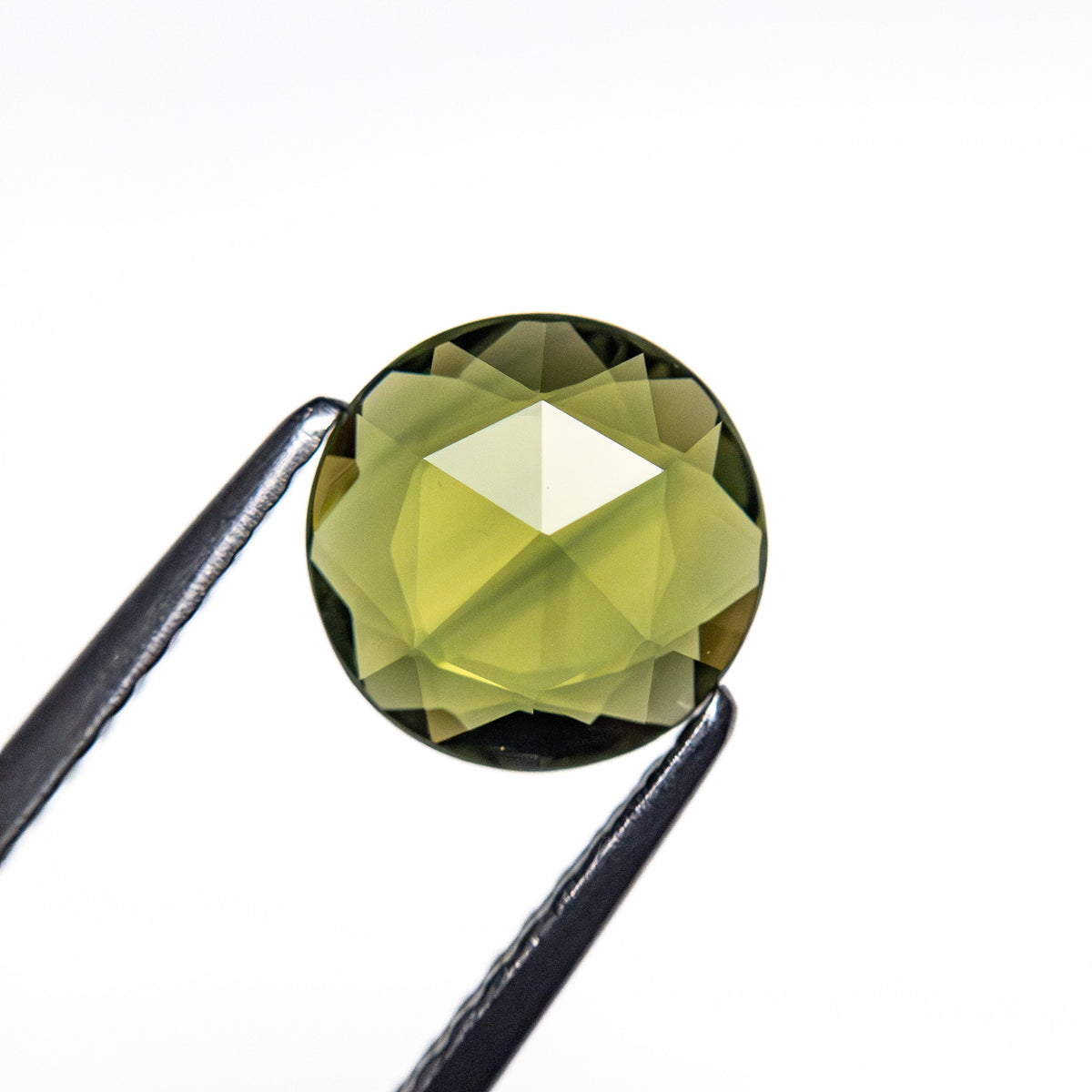 
            1.10ct 7.05x7.03x2.41mm Round Rosecut Sapphire 26327-86