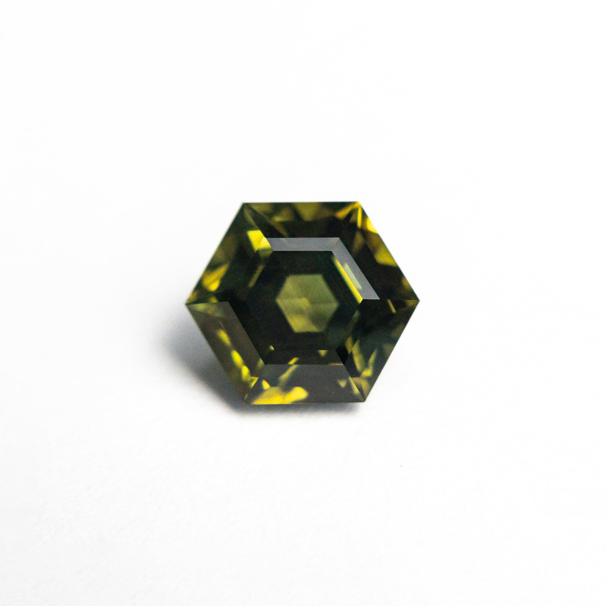 1.80ct 7.73x6.67x4.60mm Hexagon Step Cut Sapphire 26334-01