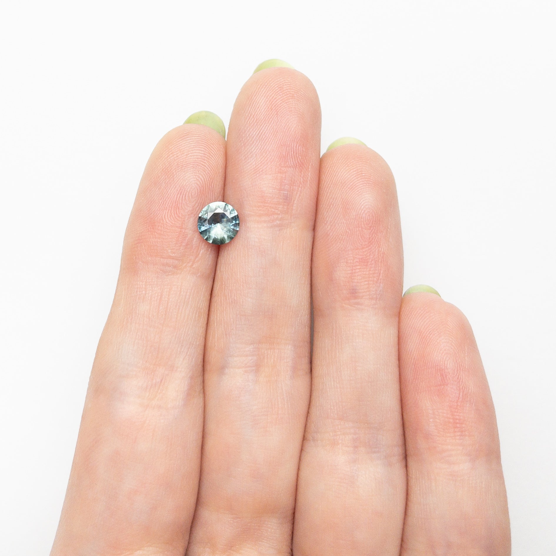 0.94ct 6.11x6.03x3.46mm Round Brilliant Sapphire 26524-14