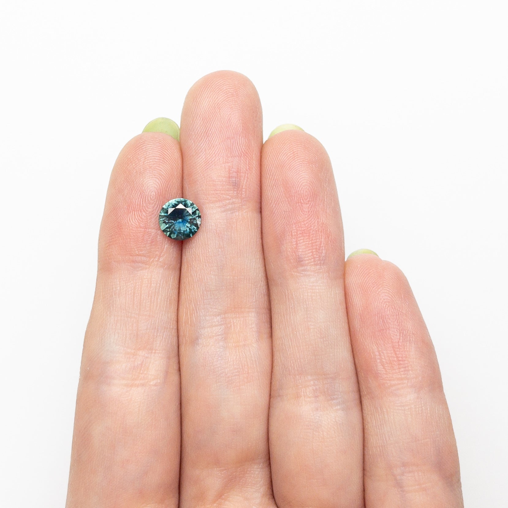 1.32ct 6.78x6.73x3.92mm Round Brilliant Sapphire 26524-21