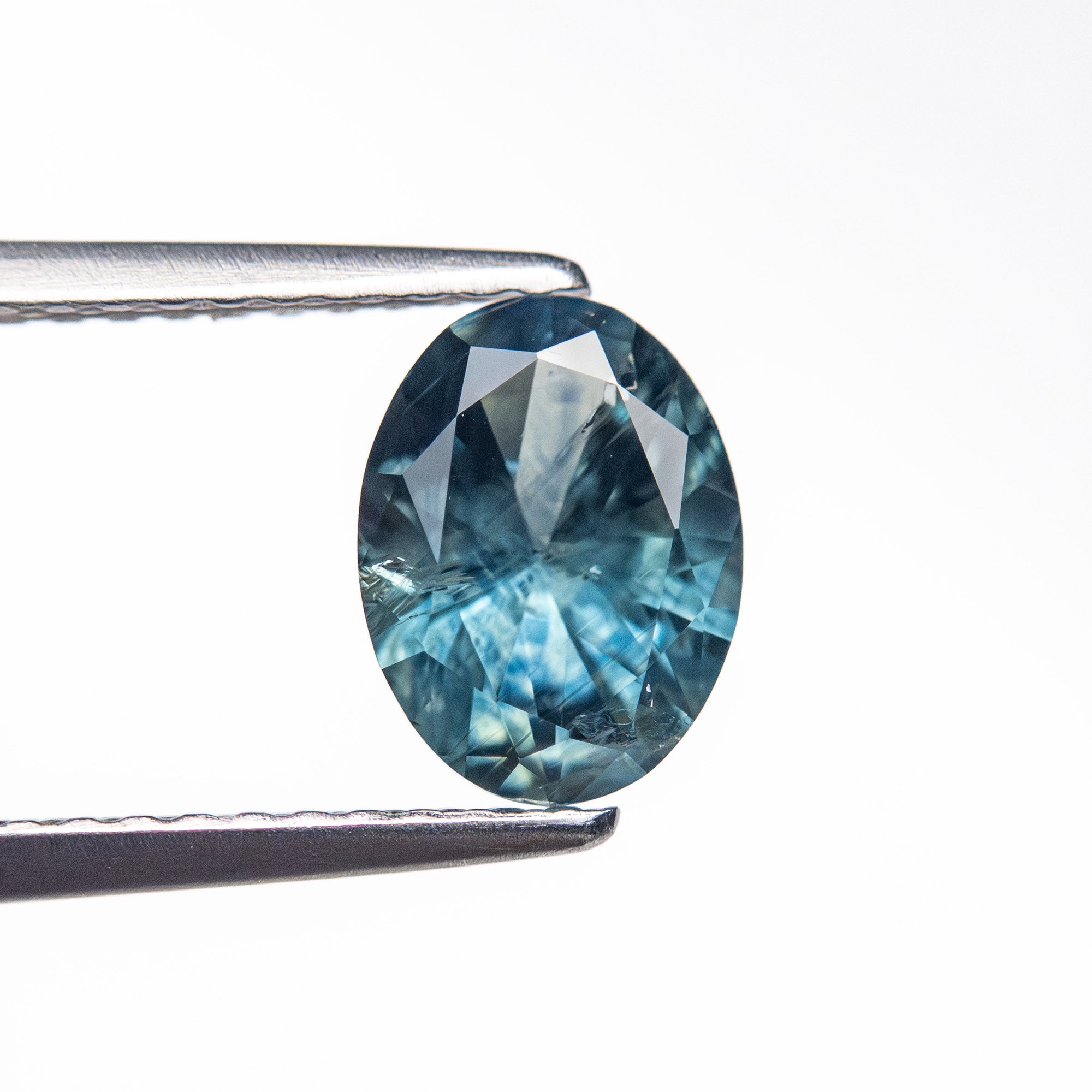 1.33ct 7.87x5.92x3.90mm Oval Brilliant Sapphire 26525-04