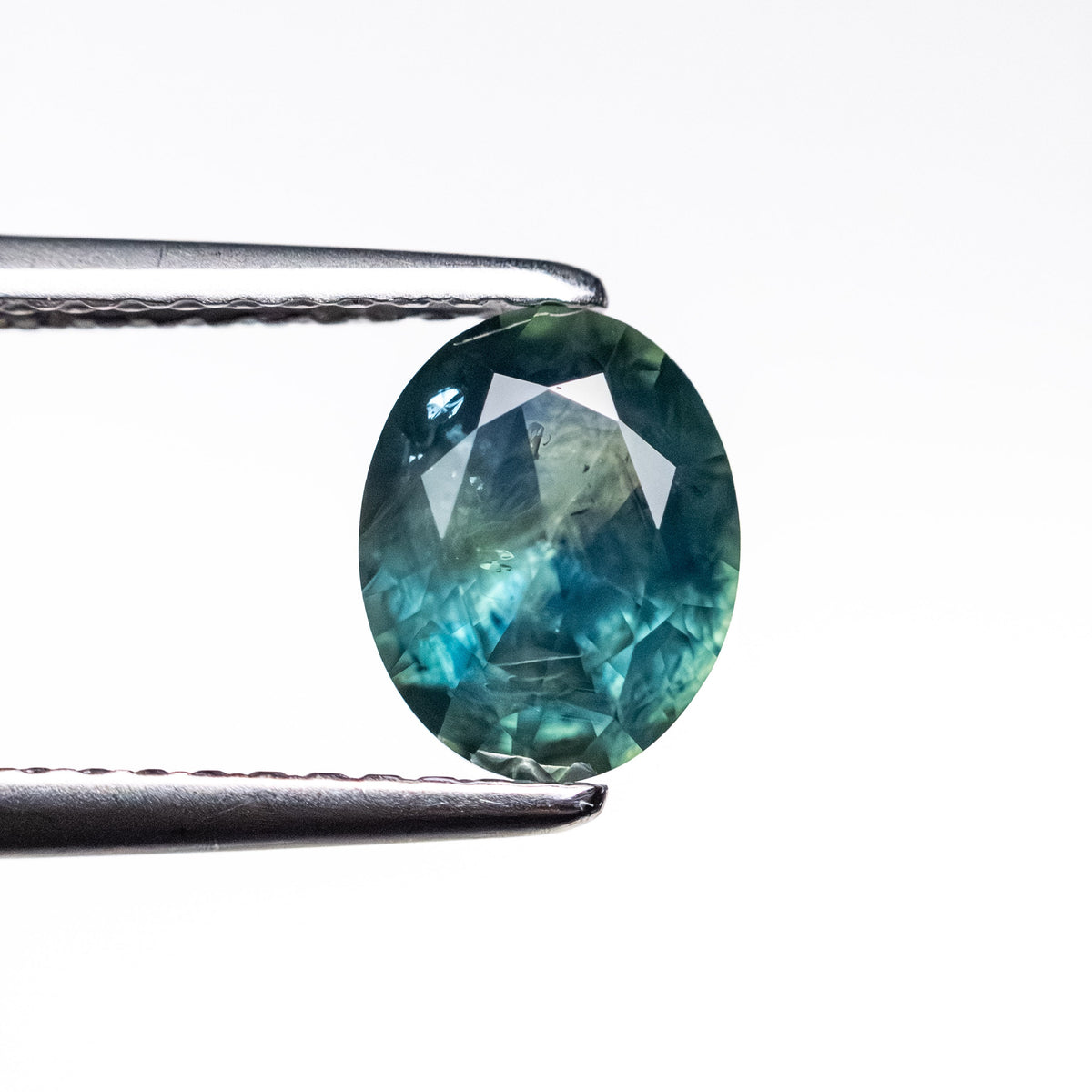 
            1.12ct 7.34x5.86x3.54mm Oval Brilliant Sapphire 26527-11