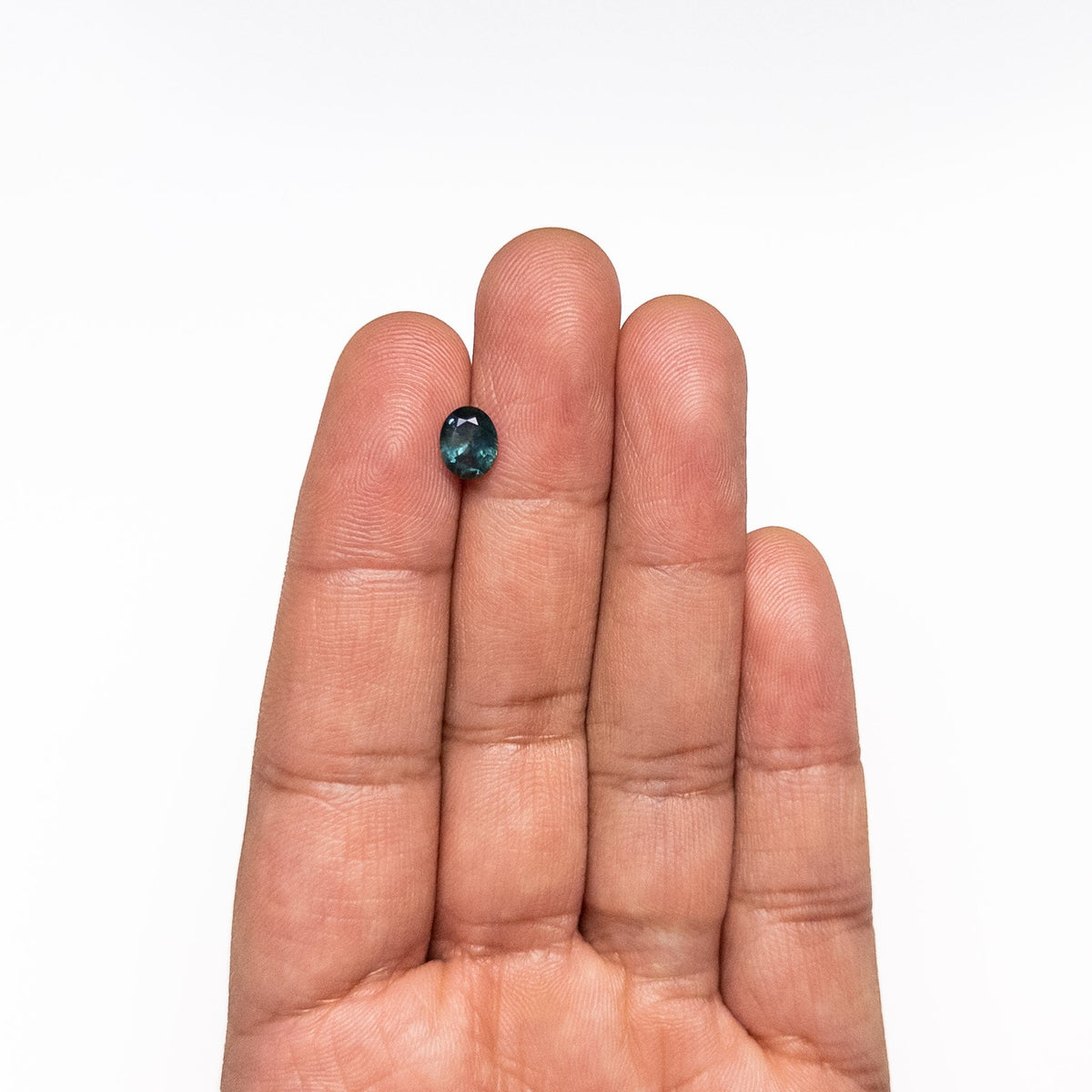 
            1.12ct 7.34x5.86x3.54mm Oval Brilliant Sapphire 26527-11