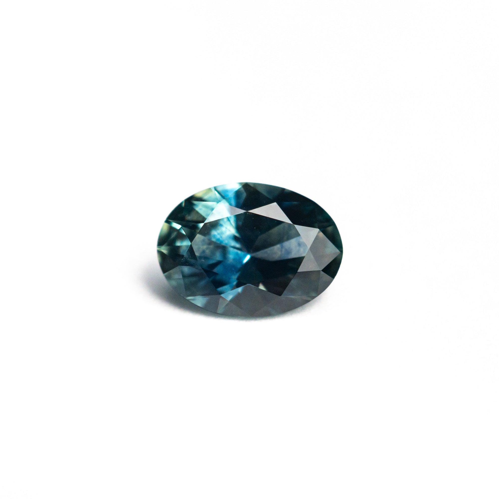0.94ct 6.99x5.09x3.48mm Oval Brilliant Sapphire 26527-18