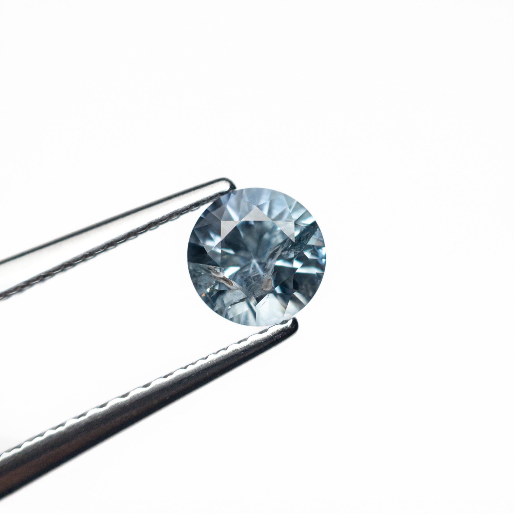 0.61ct 5.12x5.10x3.37mm Round Brilliant Sapphire 26556-20