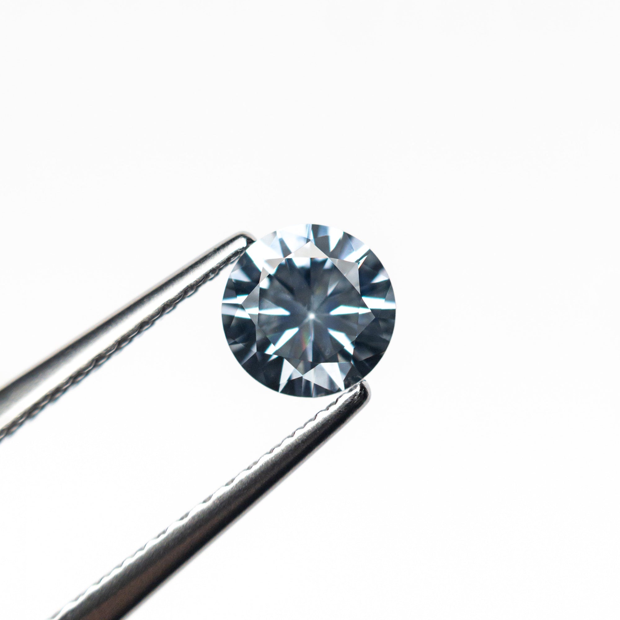 0.69ct 5.33x5.31x3.40mm Round Brilliant Sapphire 26766-12