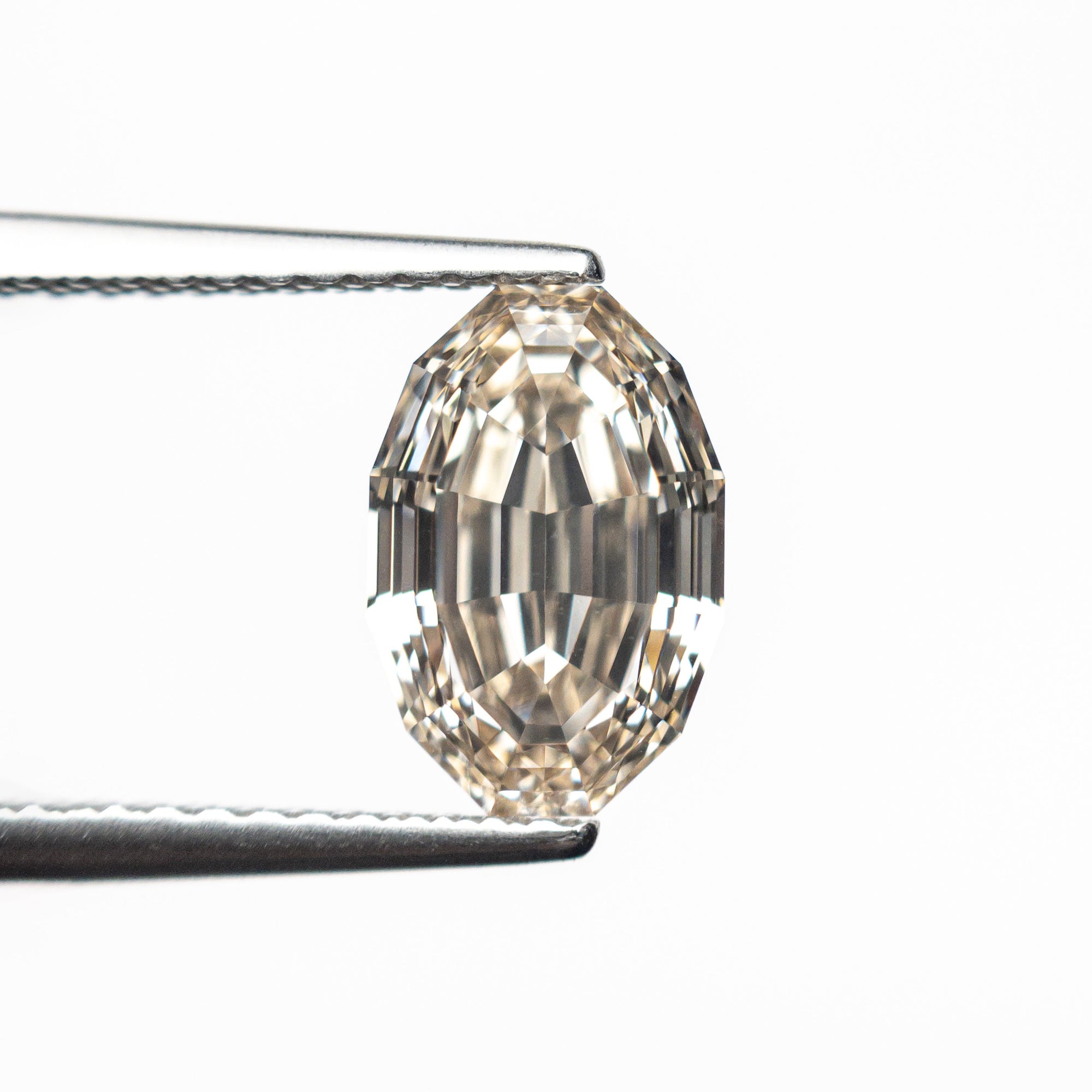 2.01ct 9.07x6.08x4.23mm VS1 C3 Geo Oval Step Cut 🇨🇦 26811-01