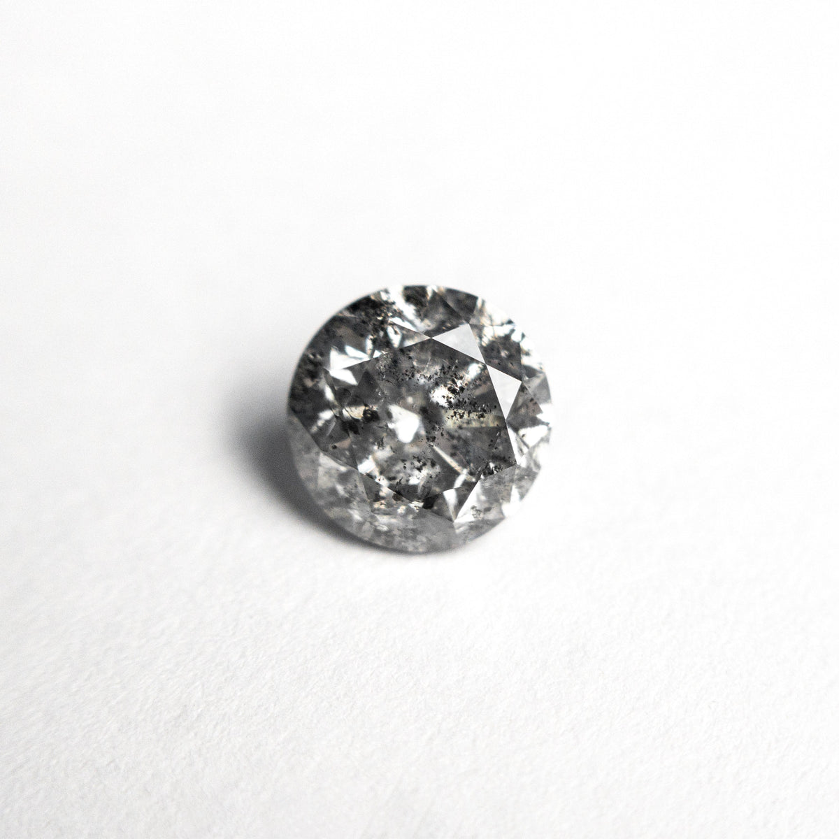 
            1.04ct 6.16x6.10x4.04mm Round Brilliant 27049-24