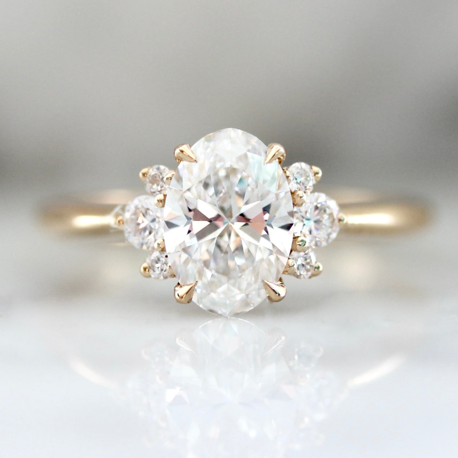 5526 Oval Cut Diamond Engagement Ring