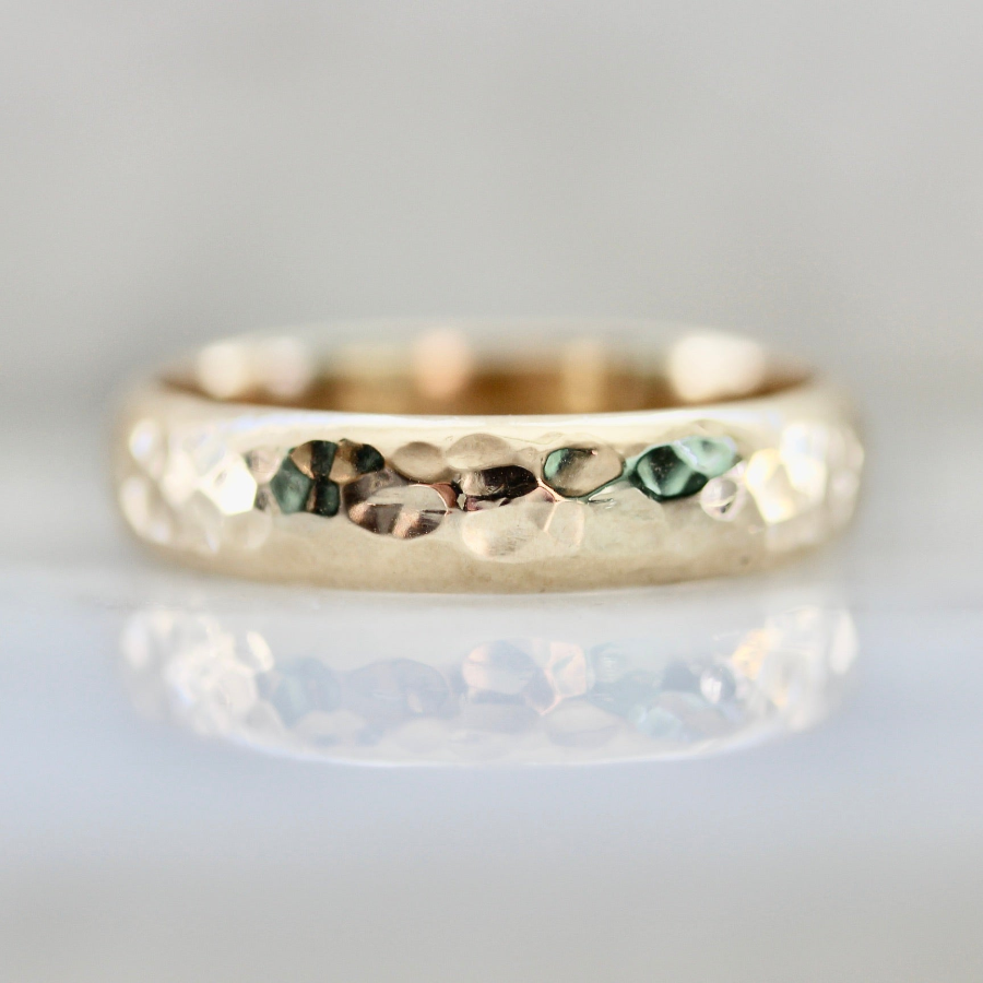6125 5mm Hammered Gold Band