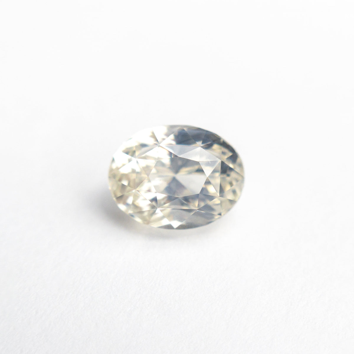 
            2.04ct 7.76x5.96x5.15mm Oval Brilliant Sapphire 25310-01