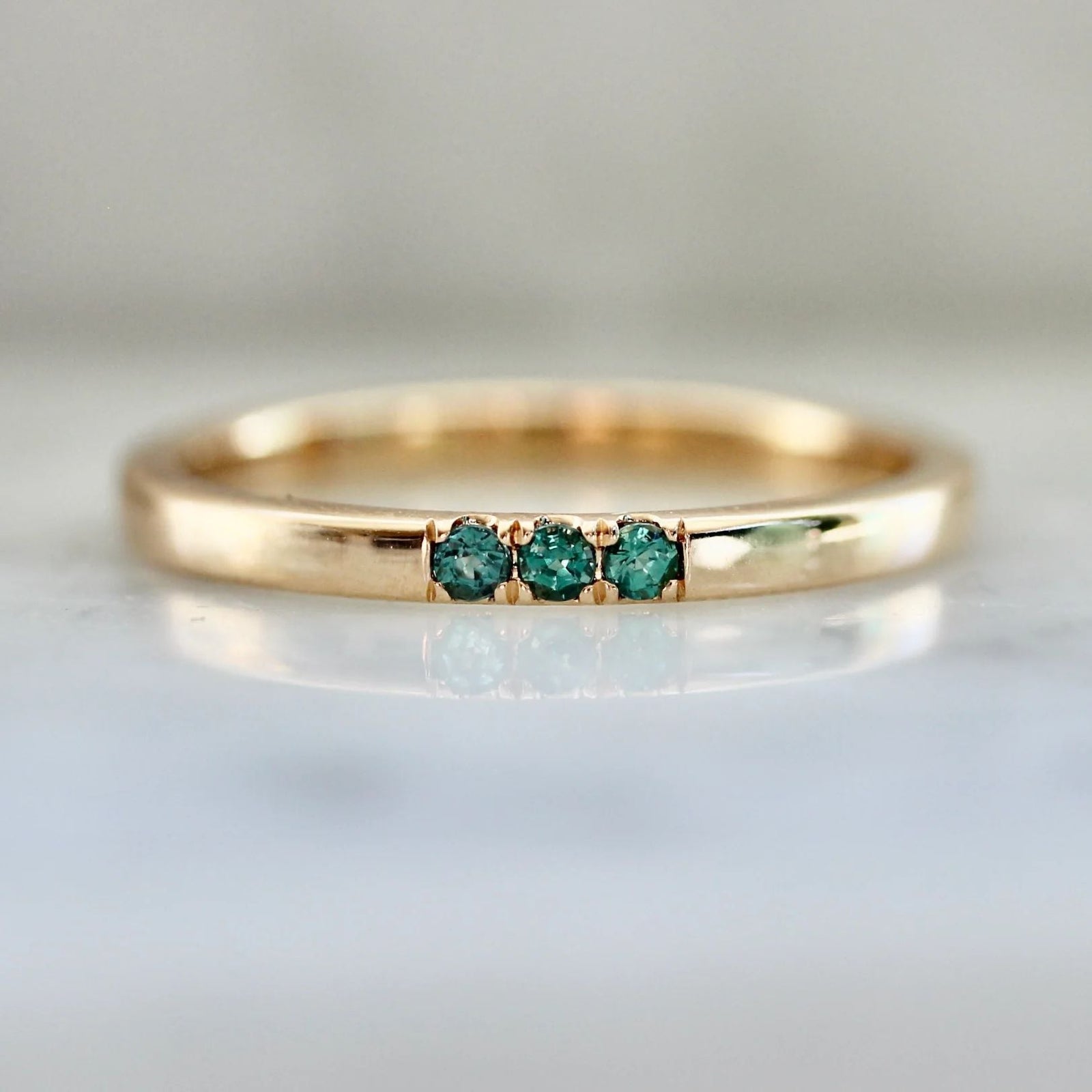 4194 - 18k Peach Gold Alexandrite Three Stone Band