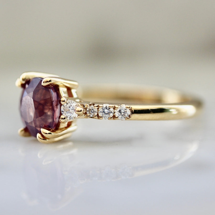 
            Beautyberry Pink-Purple Oval Cut Opalescent Sapphire Ring