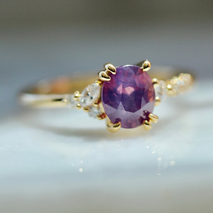 
            Beautyberry Pink-Purple Oval Cut Opalescent Sapphire Ring