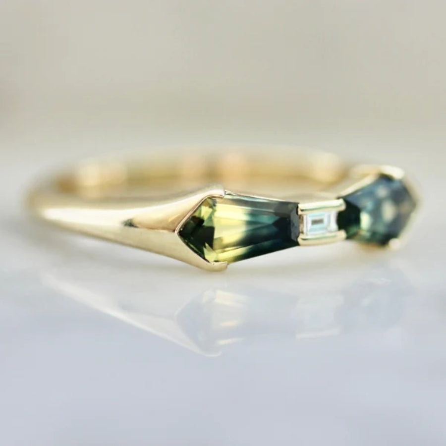 
            Belladonna Green-Yellow Bi Color Sapphire Ring