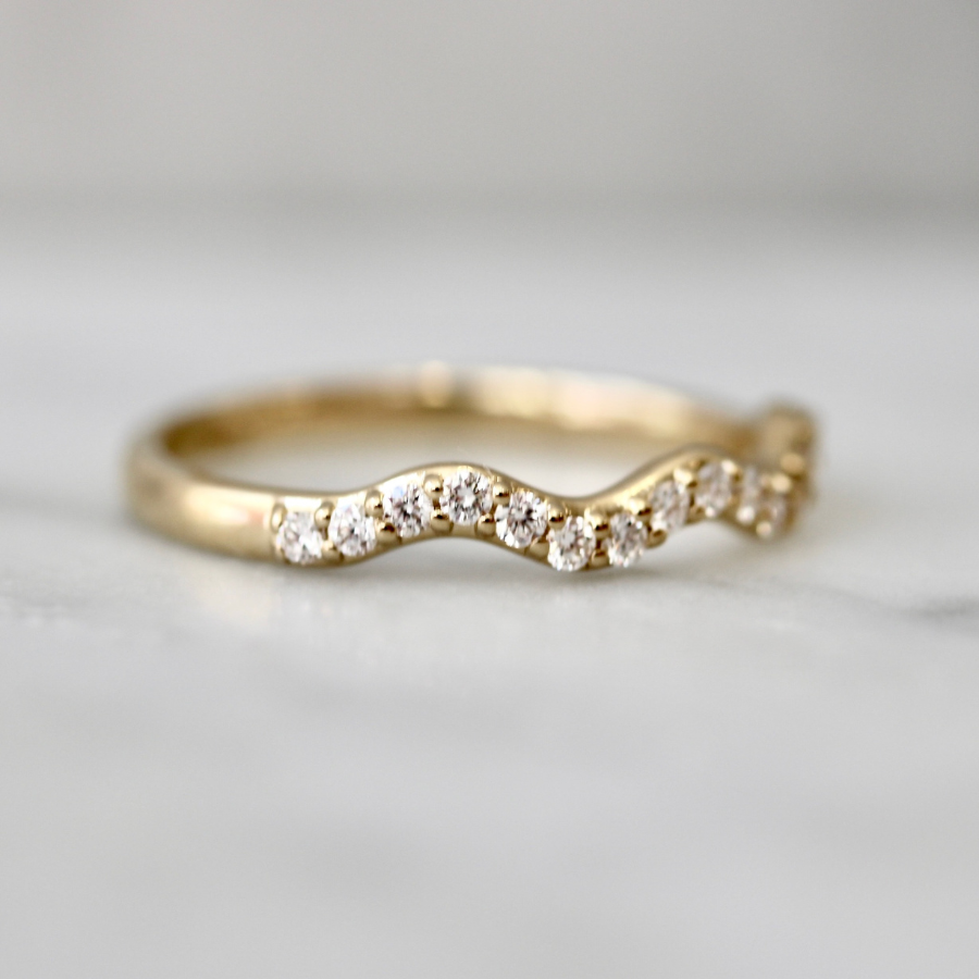 Diamond Squiggle Band