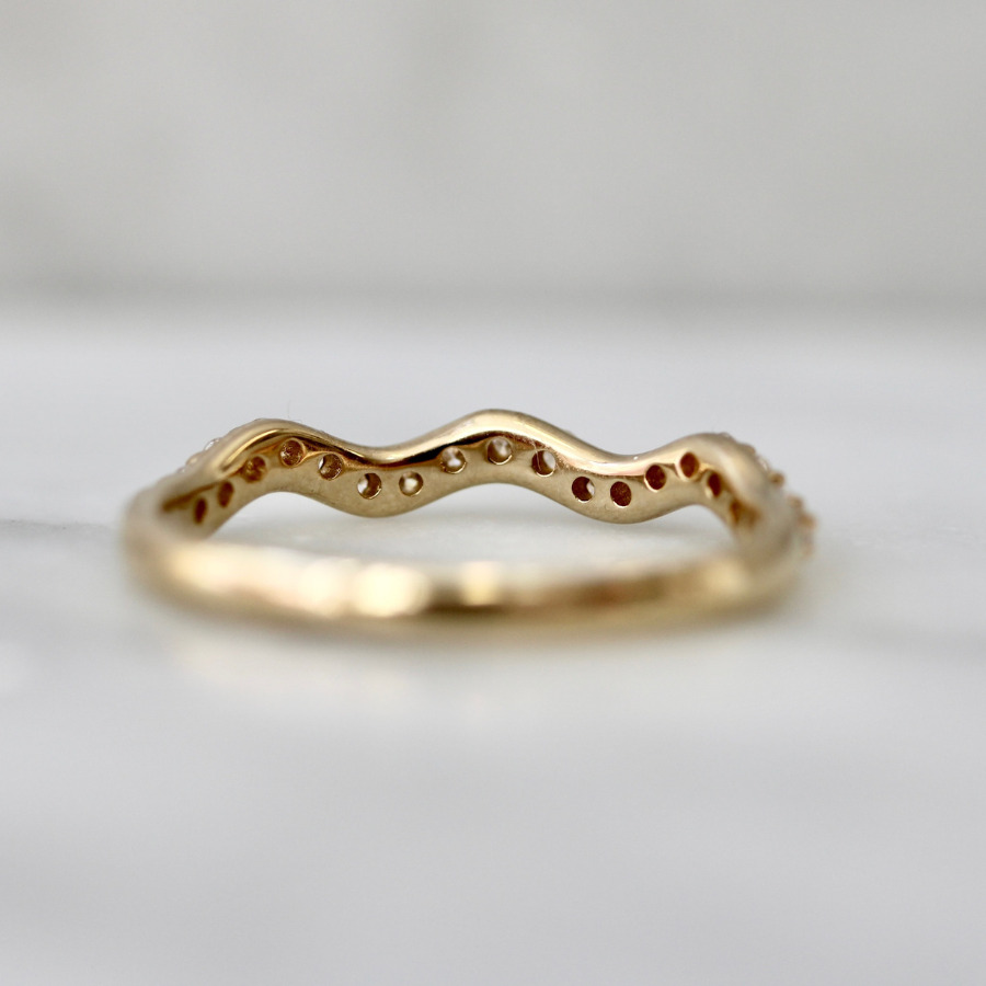 Diamond Squiggle Band