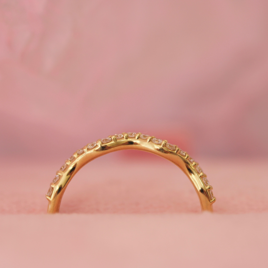 Diamond Squiggle Band