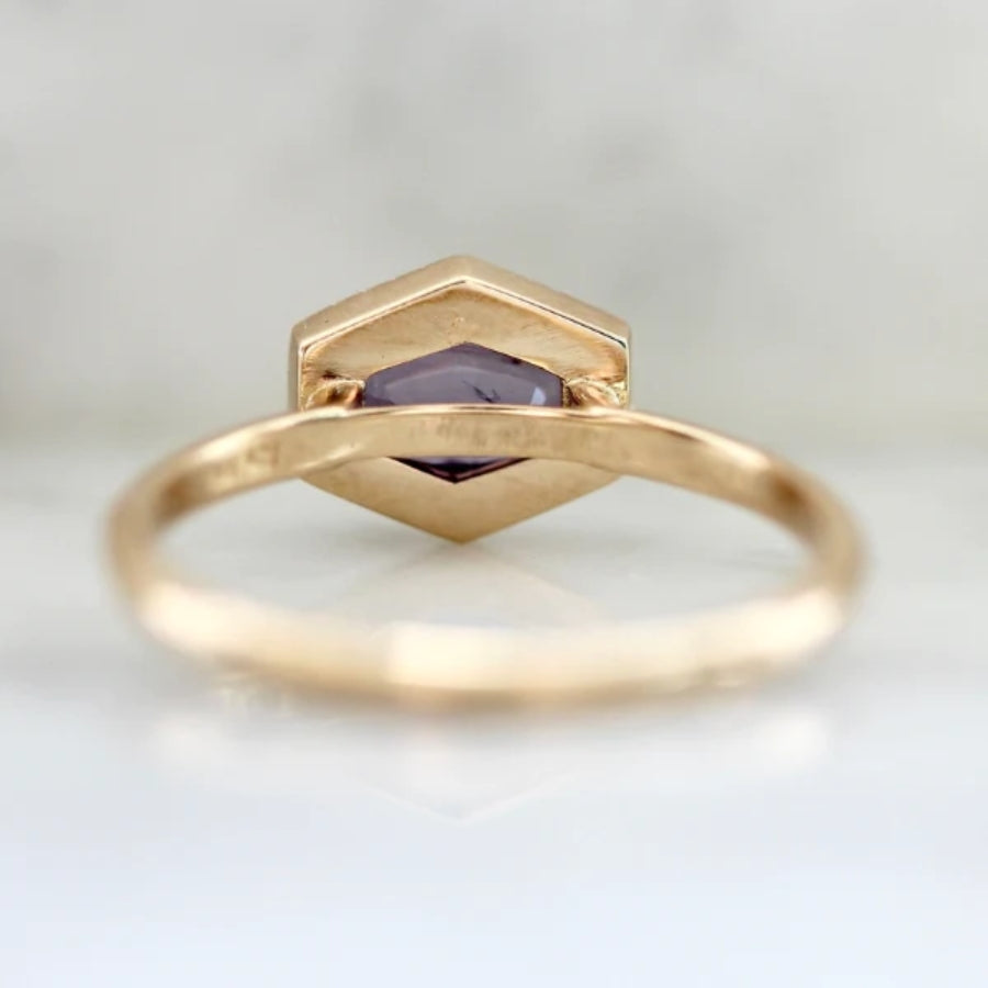 Dress Code Purple Oval Cut Sapphire Ring
