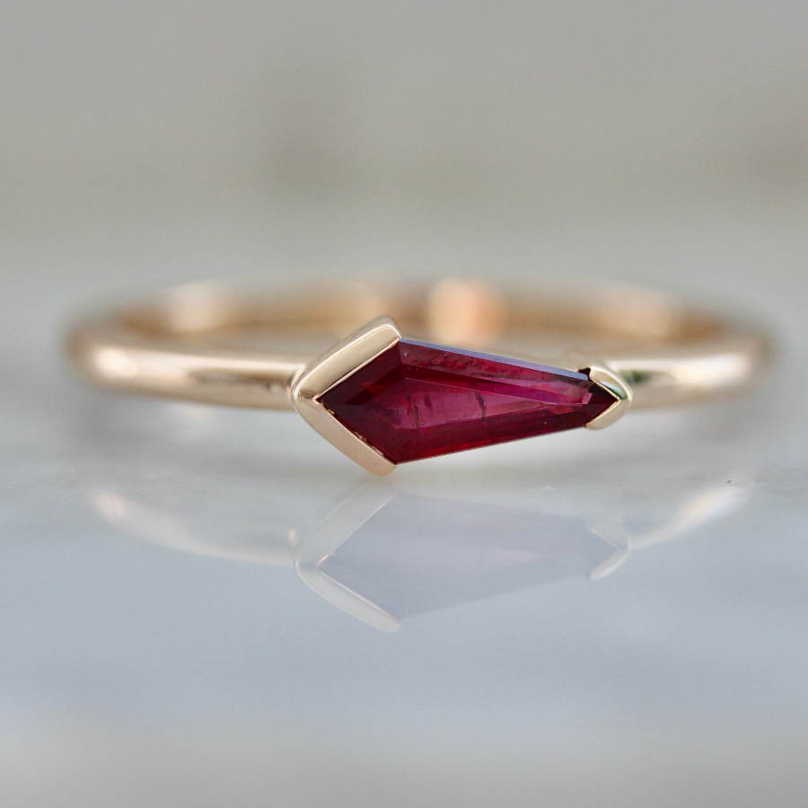 4143 East West Ruby Kite Ring