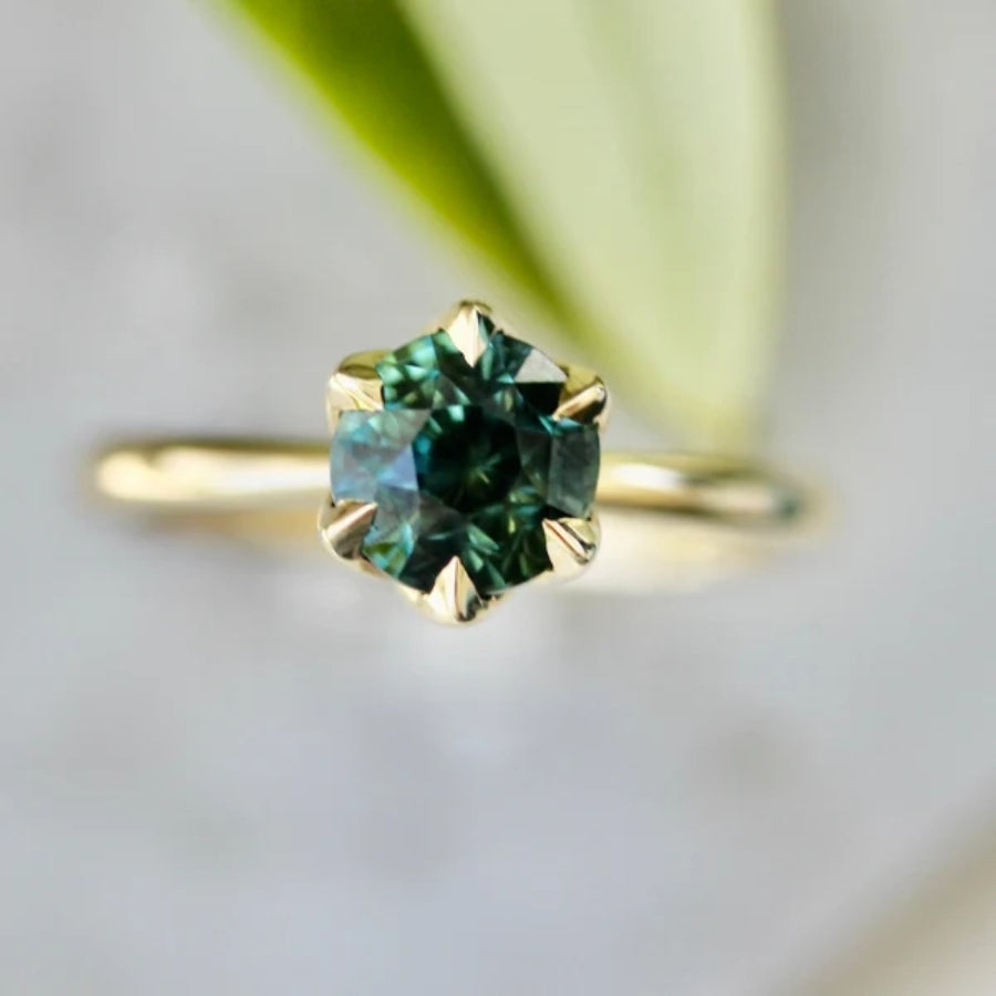 
            Faerie Circle Green Round Brilliant Cut Sapphire Ring