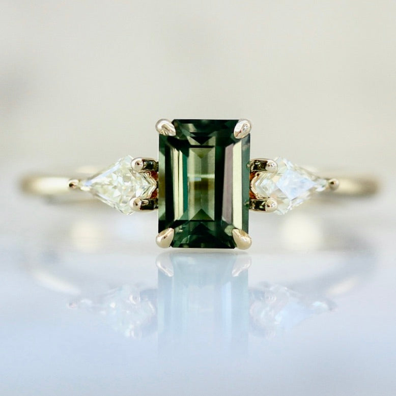 3728 - Emerald Cut Sapphire yellow diamond kite sides