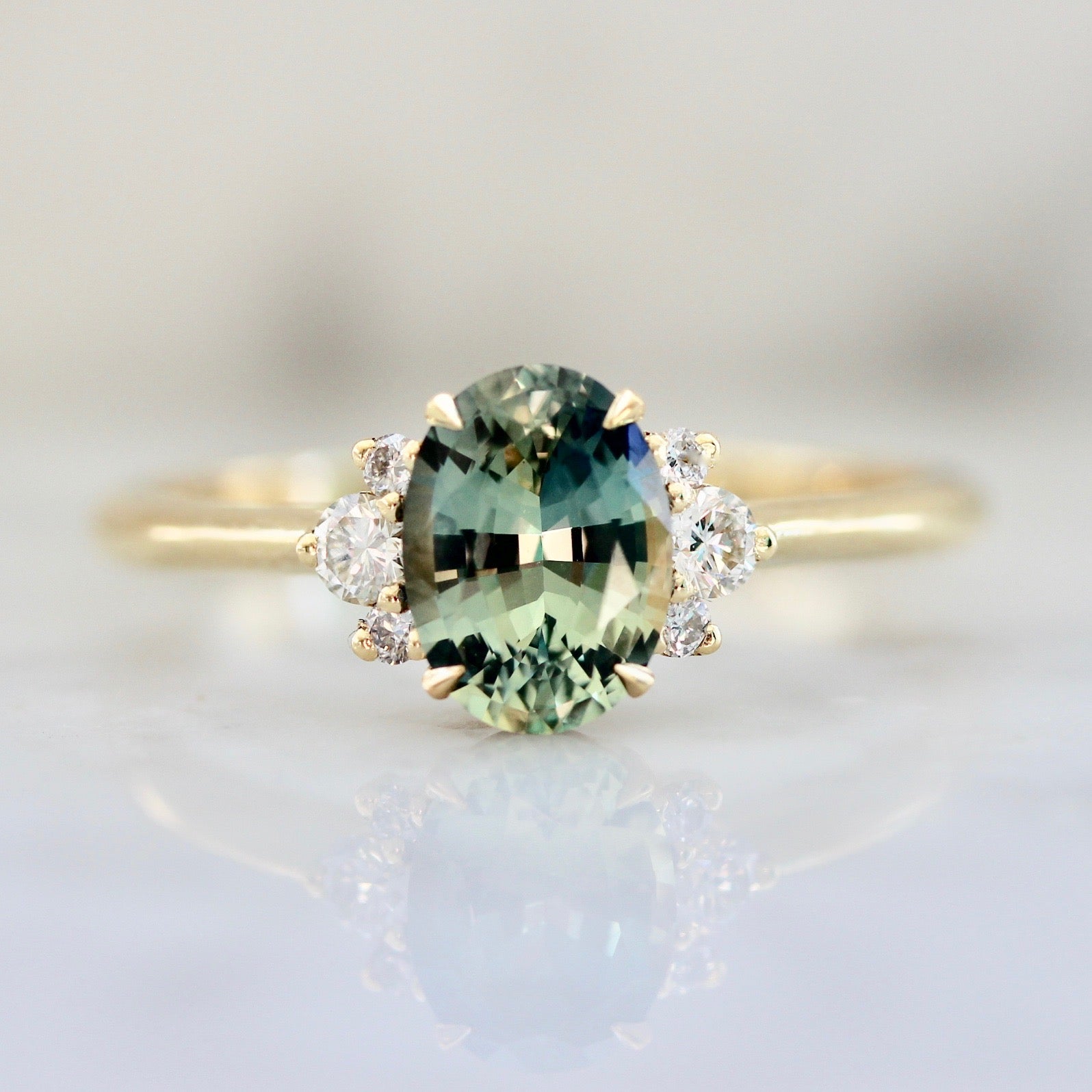 Green sapphire & diamond ring in yellow gold - Mirella ring