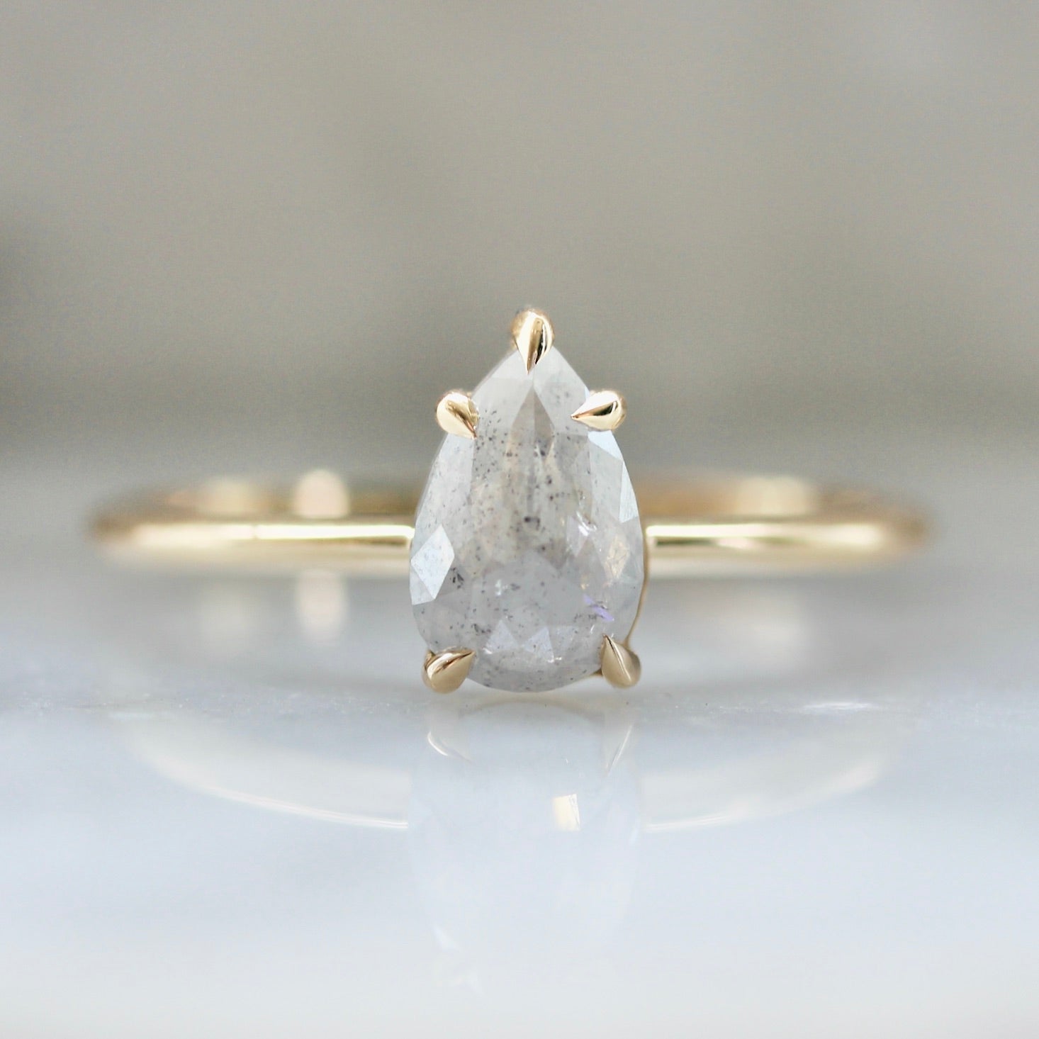 3995 Icey Pear In Peach Gold