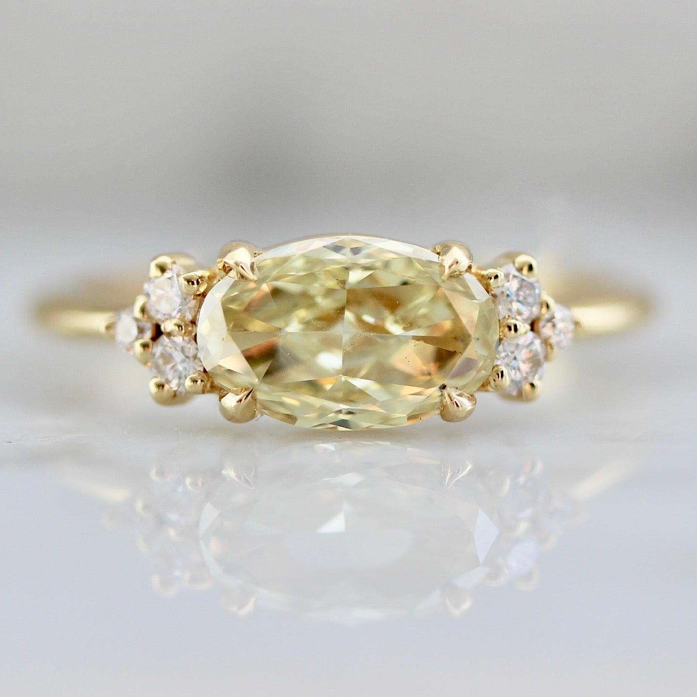 Yellow Diamond and Cluster Ring in 18k Yellow Gold 2601
