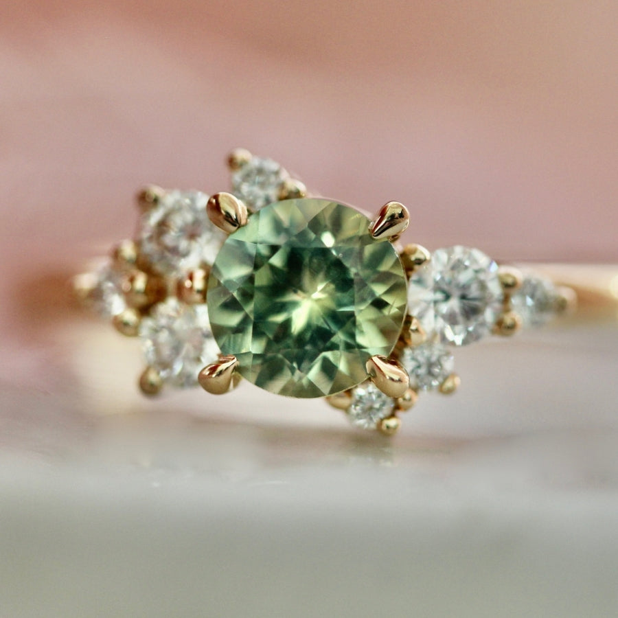 Kiwi Dream Light Green Round Brilliant Cut Montana Sapphire Ring