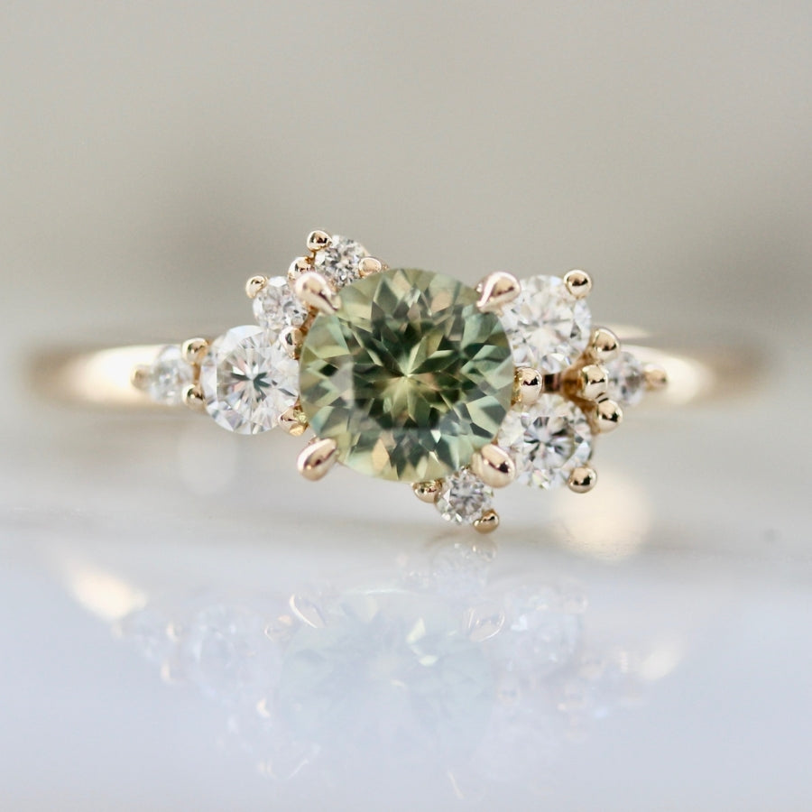 Kiwi Dream Light Green Round Brilliant Cut Montana Sapphire Ring