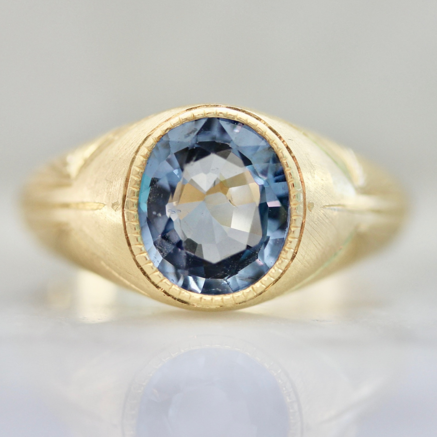 Light Keep Blue-Purple Oval Cut Spinel Ring