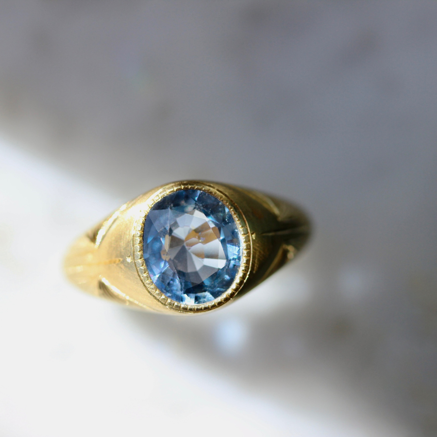 Light Keep Blue-Purple Oval Cut Spinel Ring