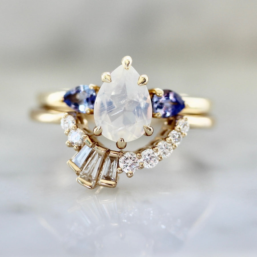 Lovesick Curved Diamond Band