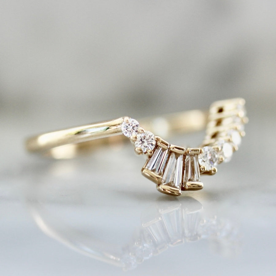 Lovesick Curved Diamond Band